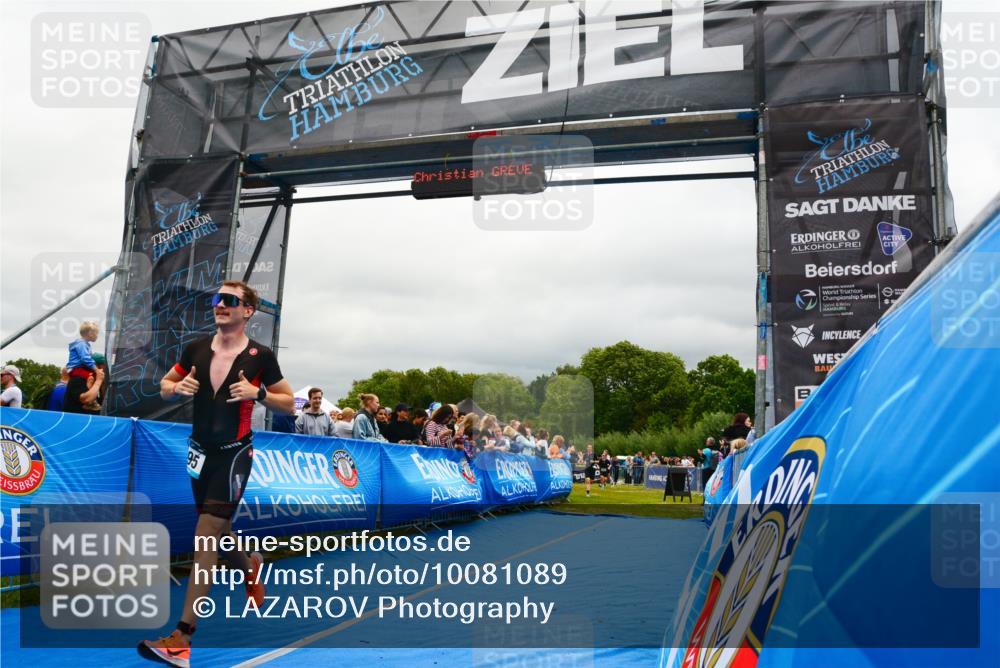 30.08.2026 - Elbe Triathlon Hamburg LAZAROV Photography http://msf.ph/oto/10081089 30.08.2026 11:19:31 Ziel 950, 995 meine-sportfotos.de