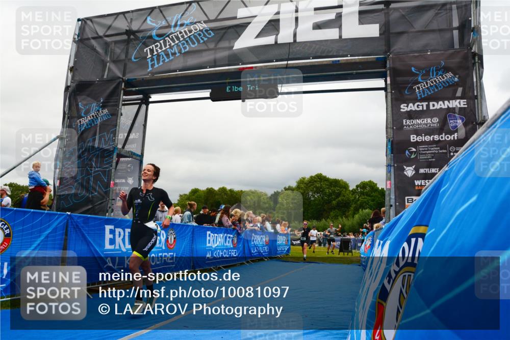 30.08.2026 - Elbe Triathlon Hamburg LAZAROV Photography http://msf.ph/oto/10081097 30.08.2026 11:19:36 Ziel 950, 1091, 1108, 1111 meine-sportfotos.de
