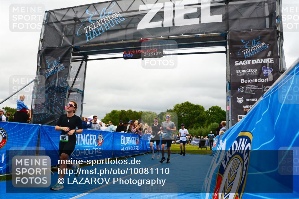 30.08.2026 - Elbe Triathlon Hamburg LAZAROV Photography http://msf.ph/oto/10081110 30.08.2026 11:19:40 Ziel 1091, 1108, 1111 meine-sportfotos.de