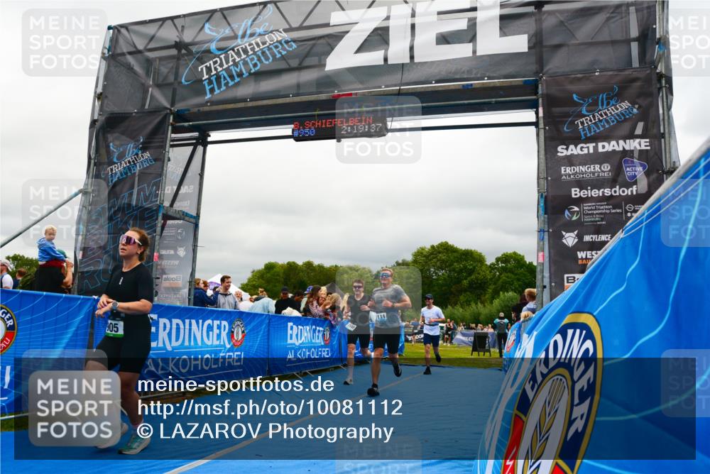30.08.2026 - Elbe Triathlon Hamburg LAZAROV Photography http://msf.ph/oto/10081112 30.08.2026 11:19:40 Ziel 1091, 1108, 1111 meine-sportfotos.de