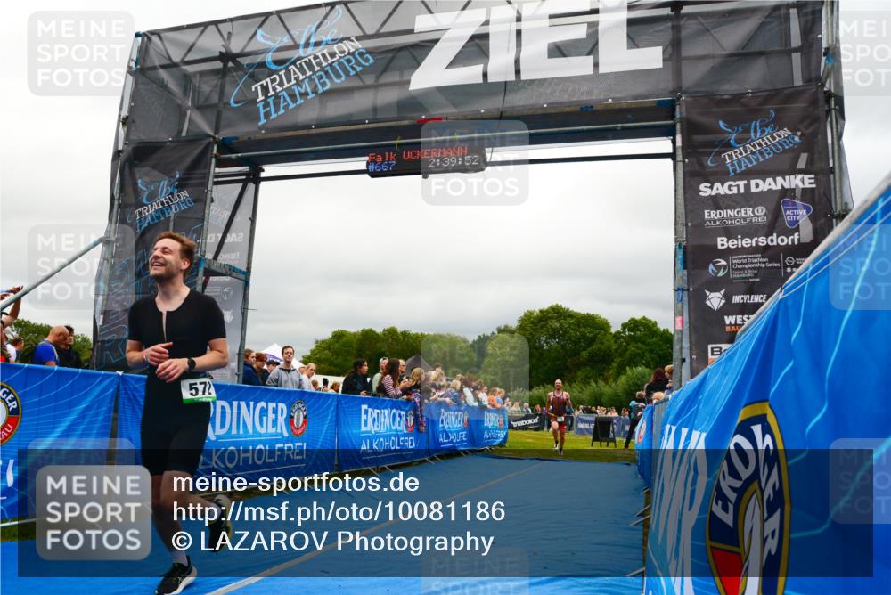 30.08.2026 - Elbe Triathlon Hamburg LAZAROV Photography http://msf.ph/oto/10081186 30.08.2026 11:20:04 Ziel 572, 725, 1071 meine-sportfotos.de