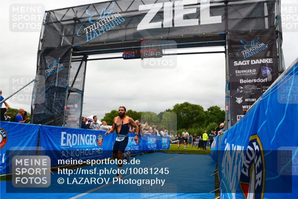 30.08.2026 - Elbe Triathlon Hamburg LAZAROV Photography http://msf.ph/oto/10081245 30.08.2026 11:20:39 Ziel 886, 1059, 1101 meine-sportfotos.de