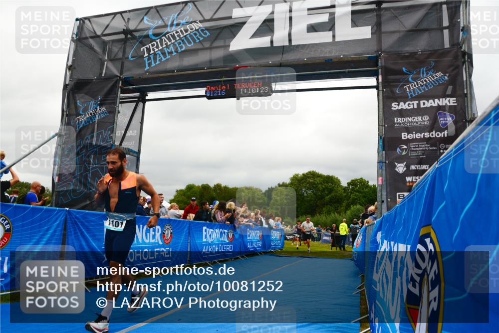 30.08.2026 - Elbe Triathlon Hamburg LAZAROV Photography http://msf.ph/oto/10081252 30.08.2026 11:20:40 Ziel 886, 1059, 1101 meine-sportfotos.de