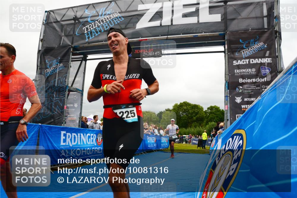 30.08.2026 - Elbe Triathlon Hamburg LAZAROV Photography http://msf.ph/oto/10081316 30.08.2026 11:21:04 Ziel 735, 1100, 1212, 1225, 1276 meine-sportfotos.de