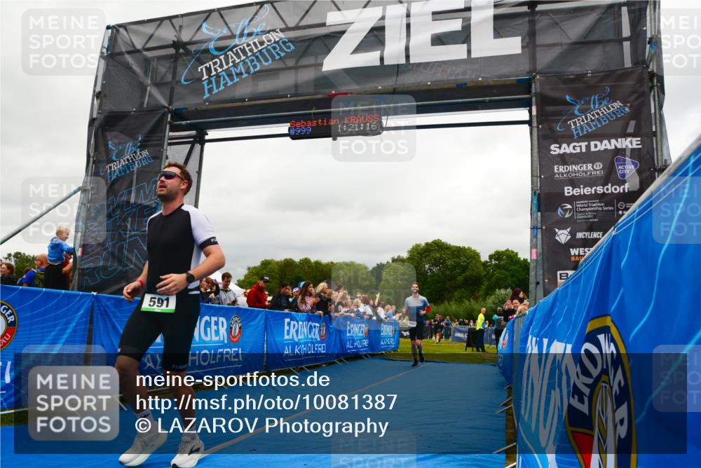 30.08.2026 - Elbe Triathlon Hamburg LAZAROV Photography http://msf.ph/oto/10081387 30.08.2026 11:21:35 Ziel 540, 591, 1025 meine-sportfotos.de