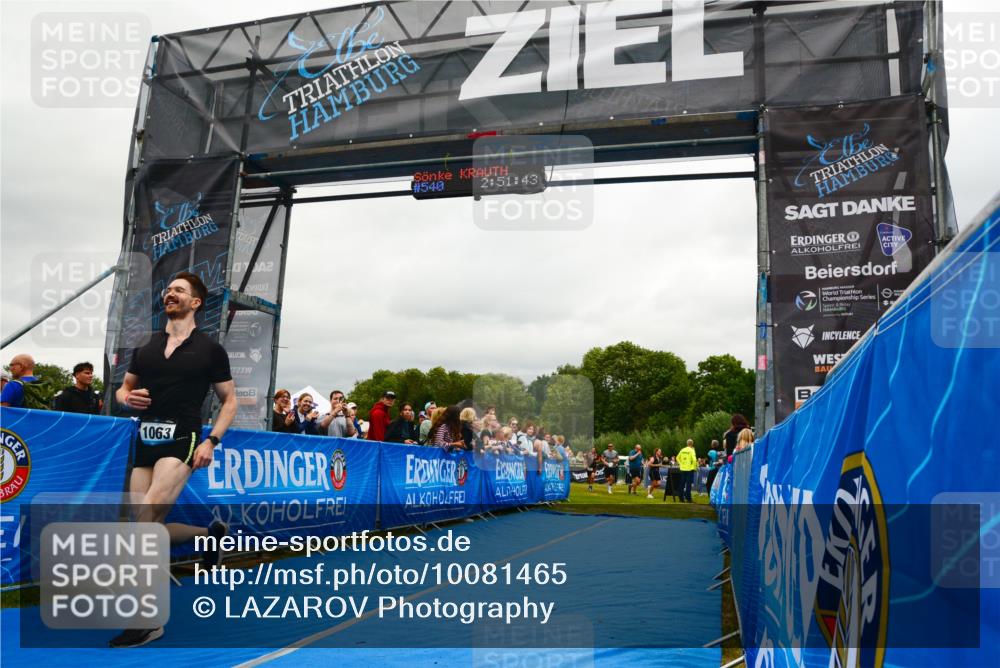 30.08.2026 - Elbe Triathlon Hamburg LAZAROV Photography http://msf.ph/oto/10081465 30.08.2026 11:22:00 Ziel 703, 1063, 1113 meine-sportfotos.de