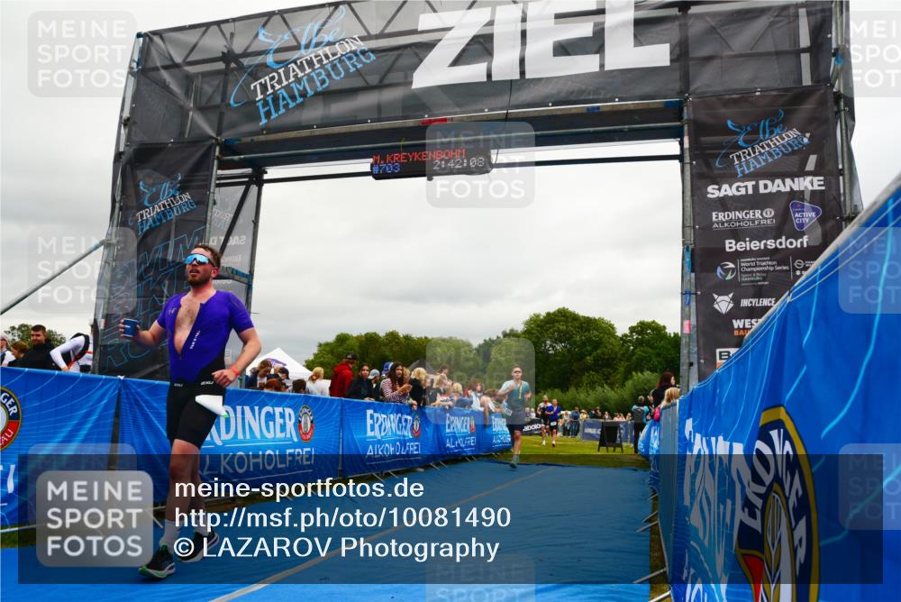 30.08.2026 - Elbe Triathlon Hamburg LAZAROV Photography http://msf.ph/oto/10081490 30.08.2026 11:22:26 Ziel 589, 1009, 1035, 1069 meine-sportfotos.de