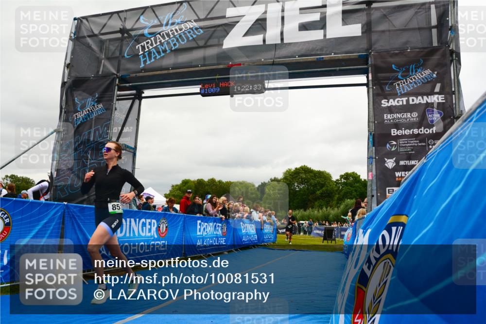 30.08.2026 - Elbe Triathlon Hamburg LAZAROV Photography http://msf.ph/oto/10081531 30.08.2026 11:22:43 Ziel 455, 853, 1210 meine-sportfotos.de