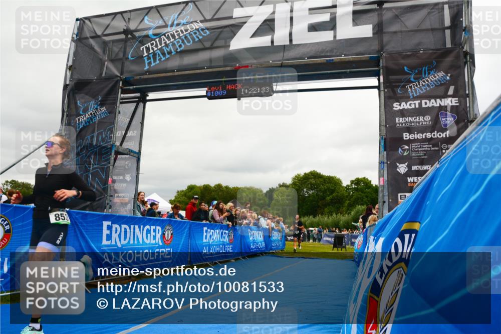 30.08.2026 - Elbe Triathlon Hamburg LAZAROV Photography http://msf.ph/oto/10081533 30.08.2026 11:22:43 Ziel 455, 853, 1210 meine-sportfotos.de