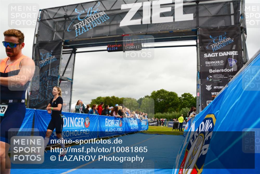 30.08.2026 - Elbe Triathlon Hamburg LAZAROV Photography http://msf.ph/oto/10081865 30.08.2026 11:24:30 Ziel 898, 1022, 1073 meine-sportfotos.de