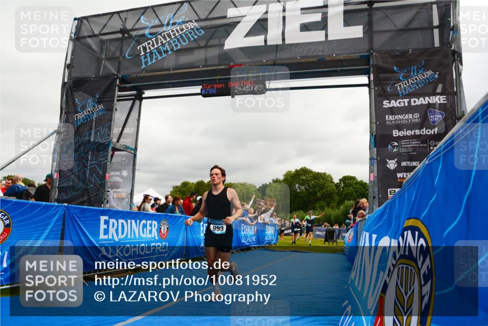 30.08.2026 - Elbe Triathlon Hamburg LAZAROV Photography http://msf.ph/oto/10081952 30.08.2026 11:25:16 Ziel 475, 618, 783, 993 meine-sportfotos.de