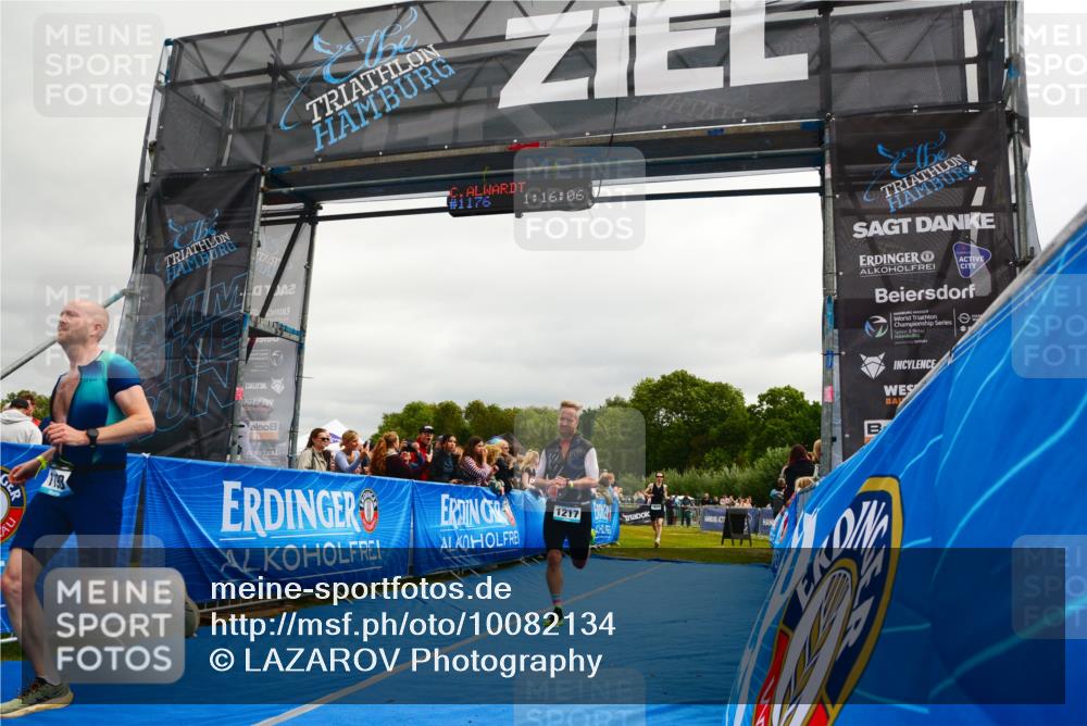 30.08.2026 - Elbe Triathlon Hamburg LAZAROV Photography http://msf.ph/oto/10082134 30.08.2026 11:26:23 Ziel 1079, 1198, 1217 meine-sportfotos.de