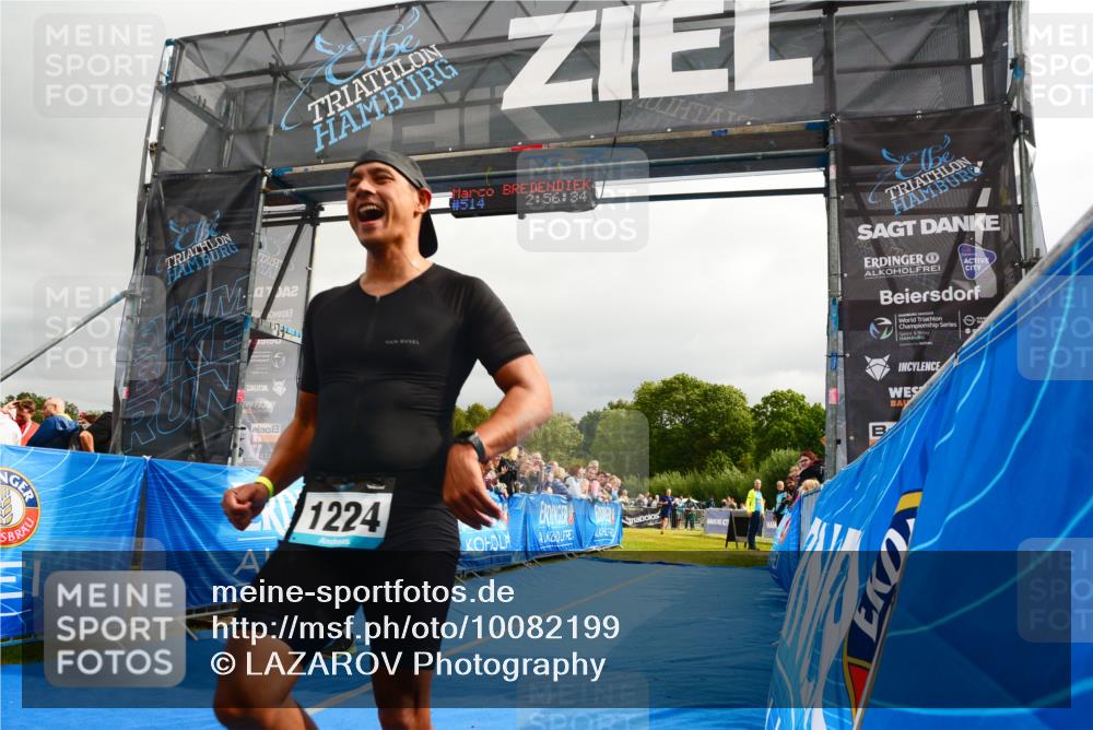 30.08.2026 - Elbe Triathlon Hamburg LAZAROV Photography http://msf.ph/oto/10082199 30.08.2026 11:26:50 Ziel 571, 1119, 1203, 1224 meine-sportfotos.de