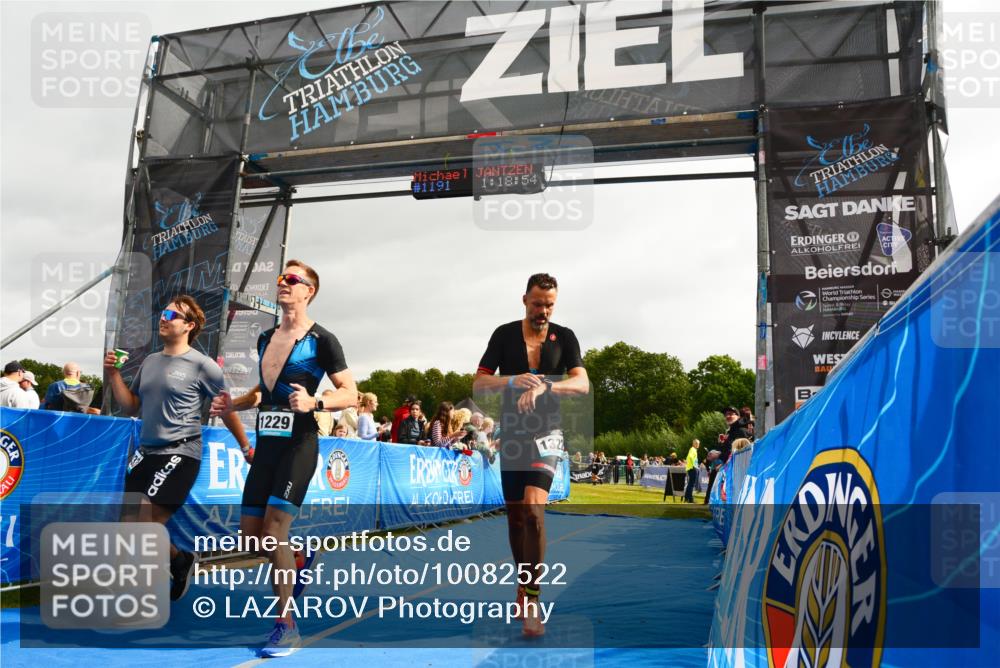 30.08.2026 - Elbe Triathlon Hamburg LAZAROV Photography http://msf.ph/oto/10082522 30.08.2026 11:29:04 Ziel 967, 1033, 1151, 1229, 1322 meine-sportfotos.de