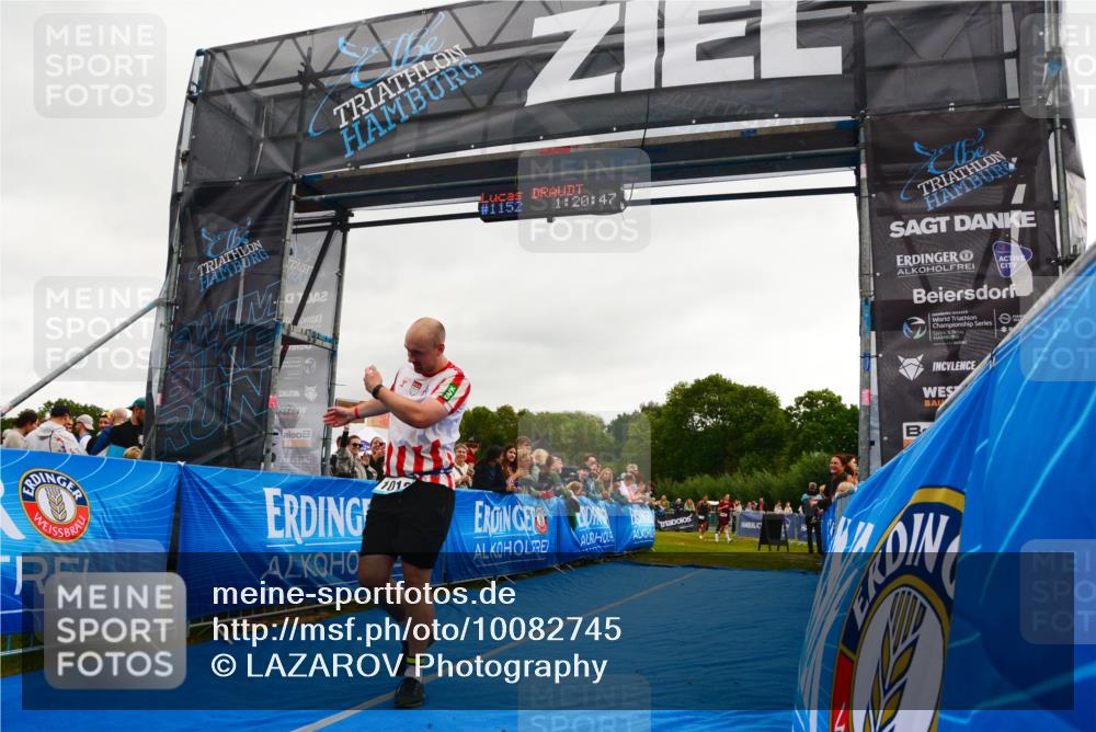 30.08.2026 - Elbe Triathlon Hamburg LAZAROV Photography http://msf.ph/oto/10082745 30.08.2026 11:31:06 Ziel 1018, 1352 meine-sportfotos.de