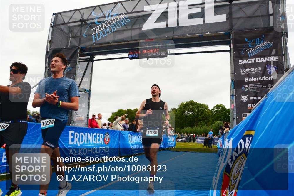 30.08.2026 - Elbe Triathlon Hamburg LAZAROV Photography http://msf.ph/oto/10083123 30.08.2026 11:34:06 Ziel 1166, 1180, 1234 meine-sportfotos.de