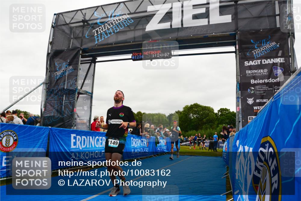 30.08.2026 - Elbe Triathlon Hamburg LAZAROV Photography http://msf.ph/oto/10083162 30.08.2026 11:34:27 Ziel 570, 1149, 1266 meine-sportfotos.de