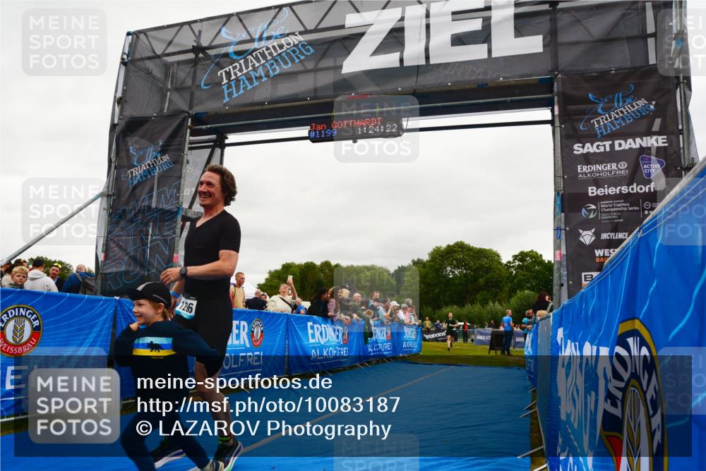 30.08.2026 - Elbe Triathlon Hamburg LAZAROV Photography http://msf.ph/oto/10083187 30.08.2026 11:34:34 Ziel 1141, 1266 meine-sportfotos.de