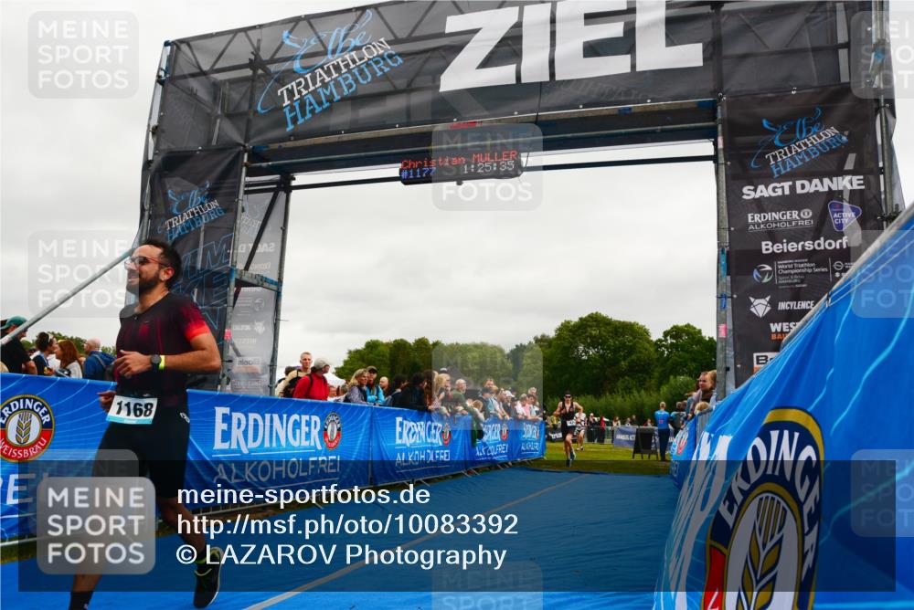 30.08.2026 - Elbe Triathlon Hamburg LAZAROV Photography http://msf.ph/oto/10083392 30.08.2026 11:35:57 Ziel 1168, 1295, 1435, 1439 meine-sportfotos.de