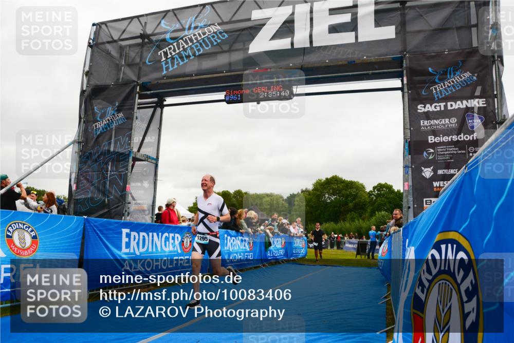 30.08.2026 - Elbe Triathlon Hamburg LAZAROV Photography http://msf.ph/oto/10083406 30.08.2026 11:36:04 Ziel 929, 1139, 1295, 1305 meine-sportfotos.de