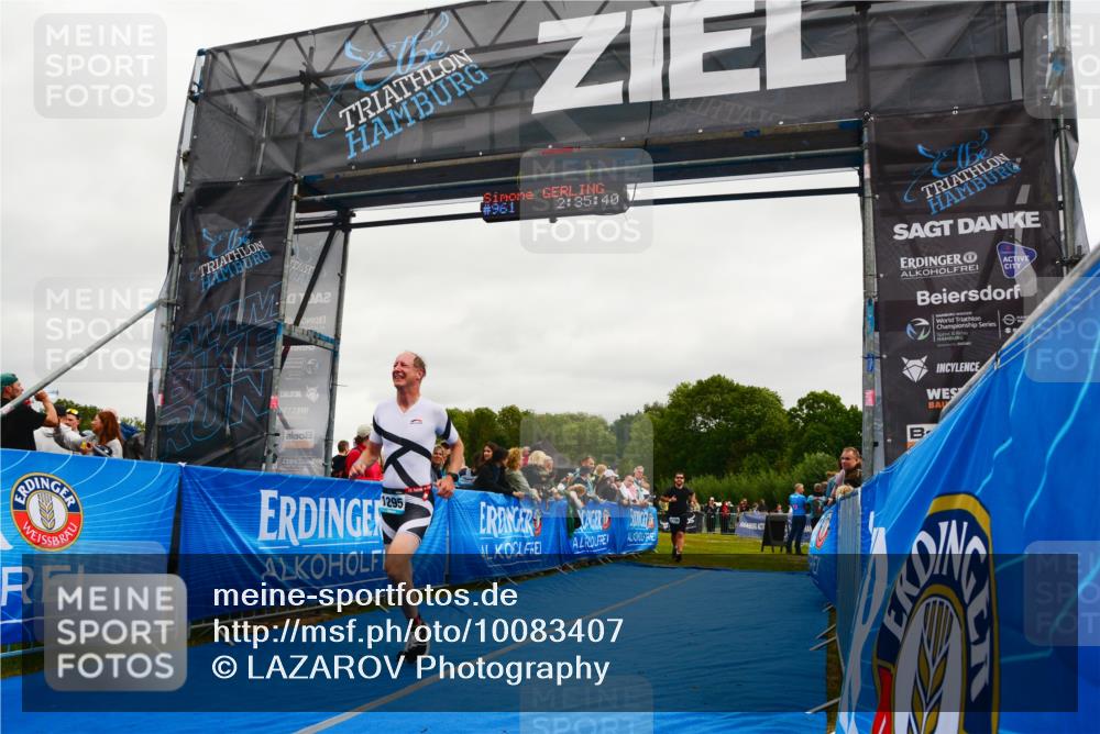 30.08.2026 - Elbe Triathlon Hamburg LAZAROV Photography http://msf.ph/oto/10083407 30.08.2026 11:36:04 Ziel 929, 1139, 1295, 1305 meine-sportfotos.de