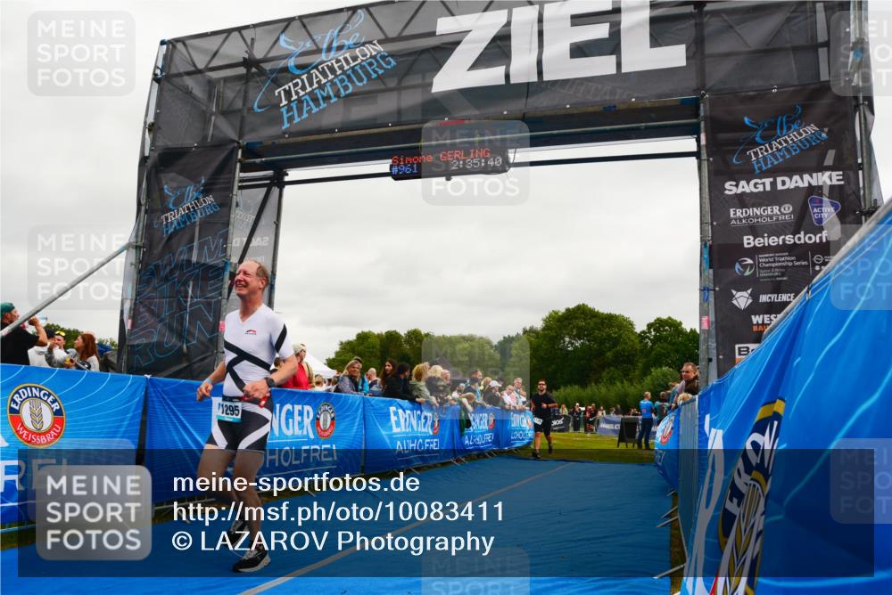 30.08.2026 - Elbe Triathlon Hamburg LAZAROV Photography http://msf.ph/oto/10083411 30.08.2026 11:36:04 Ziel 929, 1139, 1295, 1305 meine-sportfotos.de