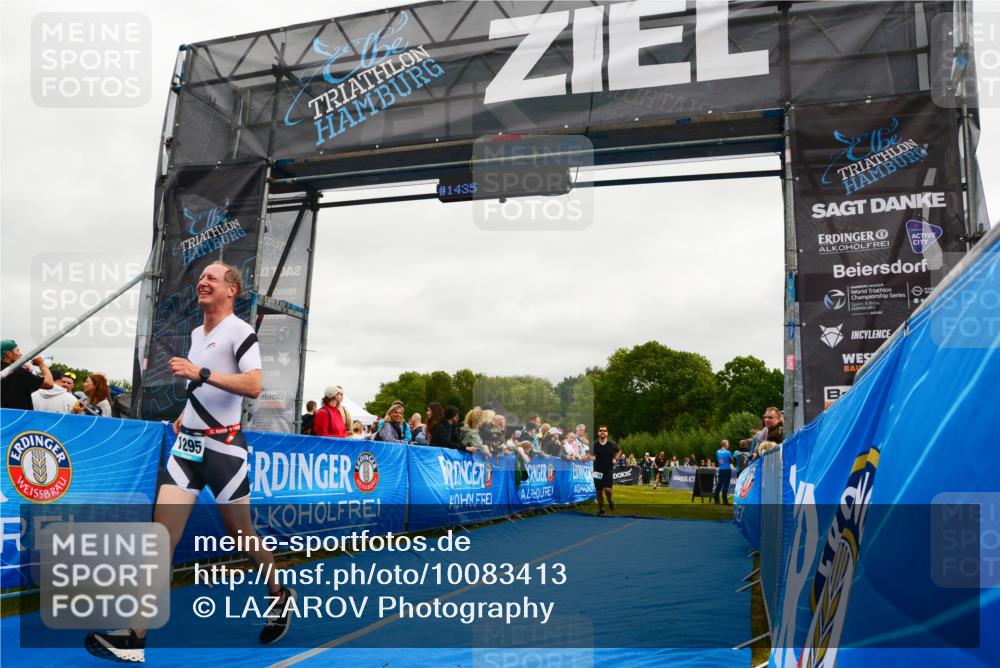 30.08.2026 - Elbe Triathlon Hamburg LAZAROV Photography http://msf.ph/oto/10083413 30.08.2026 11:36:04 Ziel 929, 1139, 1295, 1305 meine-sportfotos.de