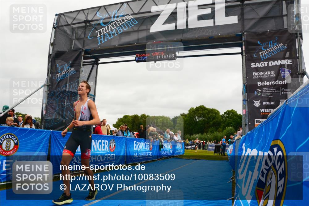 30.08.2026 - Elbe Triathlon Hamburg LAZAROV Photography http://msf.ph/oto/10083509 30.08.2026 11:36:20 Ziel 1446, 1447 meine-sportfotos.de