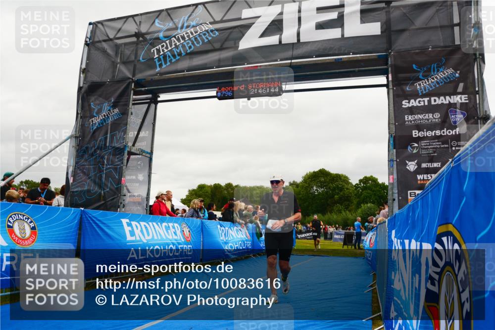 30.08.2026 - Elbe Triathlon Hamburg LAZAROV Photography http://msf.ph/oto/10083616 30.08.2026 11:37:04 Ziel 879, 1050, 1132, 1307 meine-sportfotos.de