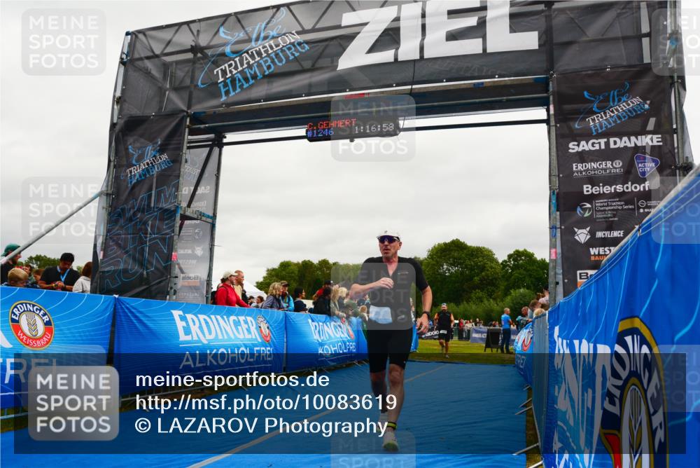 30.08.2026 - Elbe Triathlon Hamburg LAZAROV Photography http://msf.ph/oto/10083619 30.08.2026 11:37:05 Ziel 879, 1050, 1307 meine-sportfotos.de