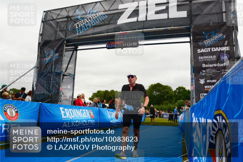 30.08.2026 - Elbe Triathlon Hamburg LAZAROV Photography http://msf.ph/oto/10083623 30.08.2026 11:37:05 Ziel 879, 1050, 1307 meine-sportfotos.de