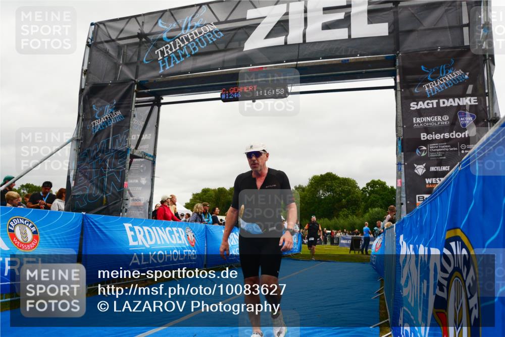 30.08.2026 - Elbe Triathlon Hamburg LAZAROV Photography http://msf.ph/oto/10083627 30.08.2026 11:37:05 Ziel 879, 1050, 1307 meine-sportfotos.de