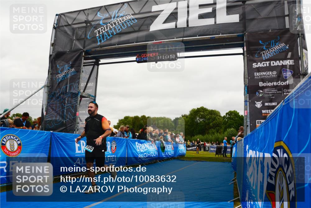 30.08.2026 - Elbe Triathlon Hamburg LAZAROV Photography http://msf.ph/oto/10083632 30.08.2026 11:37:09 Ziel 1050, 1122 meine-sportfotos.de