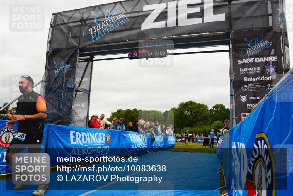 30.08.2026 - Elbe Triathlon Hamburg LAZAROV Photography http://msf.ph/oto/10083638 30.08.2026 11:37:09 Ziel 1050, 1122 meine-sportfotos.de