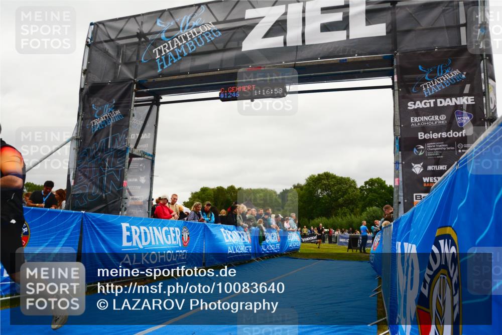 30.08.2026 - Elbe Triathlon Hamburg LAZAROV Photography http://msf.ph/oto/10083640 30.08.2026 11:37:09 Ziel 1050, 1122 meine-sportfotos.de
