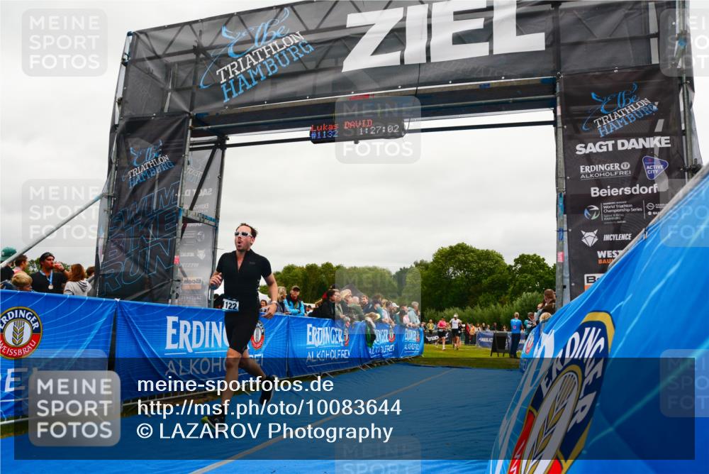 30.08.2026 - Elbe Triathlon Hamburg LAZAROV Photography http://msf.ph/oto/10083644 30.08.2026 11:37:16 Ziel 800, 1122, 1341 meine-sportfotos.de
