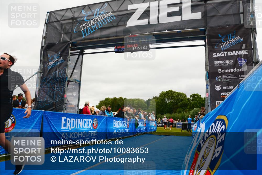 30.08.2026 - Elbe Triathlon Hamburg LAZAROV Photography http://msf.ph/oto/10083653 30.08.2026 11:37:16 Ziel 800, 1122, 1341 meine-sportfotos.de