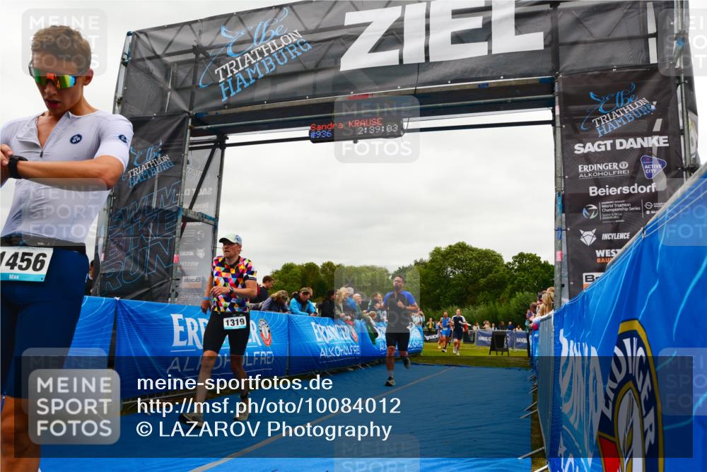 30.08.2026 - Elbe Triathlon Hamburg LAZAROV Photography http://msf.ph/oto/10084012 30.08.2026 11:39:10 Ziel 877, 1169, 1214, 1319, 1456 meine-sportfotos.de