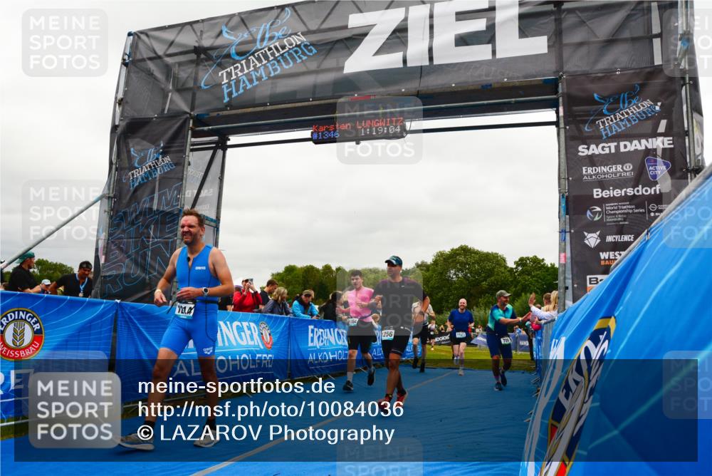 30.08.2026 - Elbe Triathlon Hamburg LAZAROV Photography http://msf.ph/oto/10084036 30.08.2026 11:39:19 Ziel 709, 877, 1064, 1123, 1125, 1205, 1214, 1256 meine-sportfotos.de