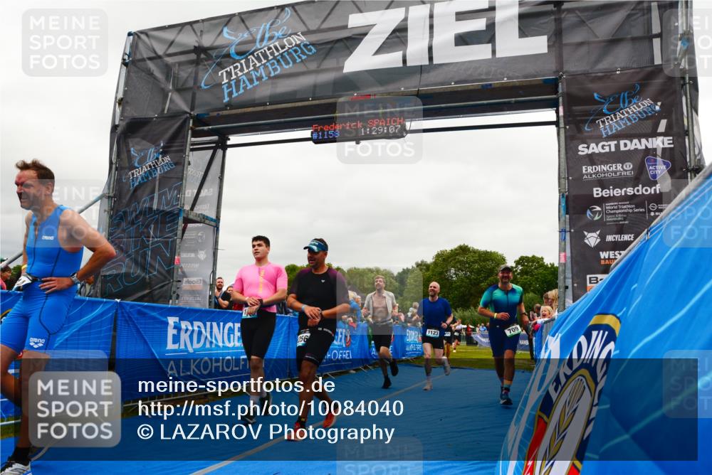 30.08.2026 - Elbe Triathlon Hamburg LAZAROV Photography http://msf.ph/oto/10084040 30.08.2026 11:39:20 Ziel 709, 992, 1064, 1123, 1125, 1205, 1214, 1256 meine-sportfotos.de