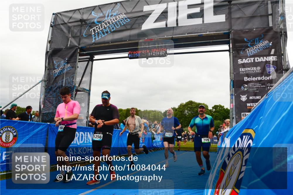 30.08.2026 - Elbe Triathlon Hamburg LAZAROV Photography http://msf.ph/oto/10084044 30.08.2026 11:39:20 Ziel 709, 992, 1064, 1123, 1125, 1205, 1214, 1256 meine-sportfotos.de