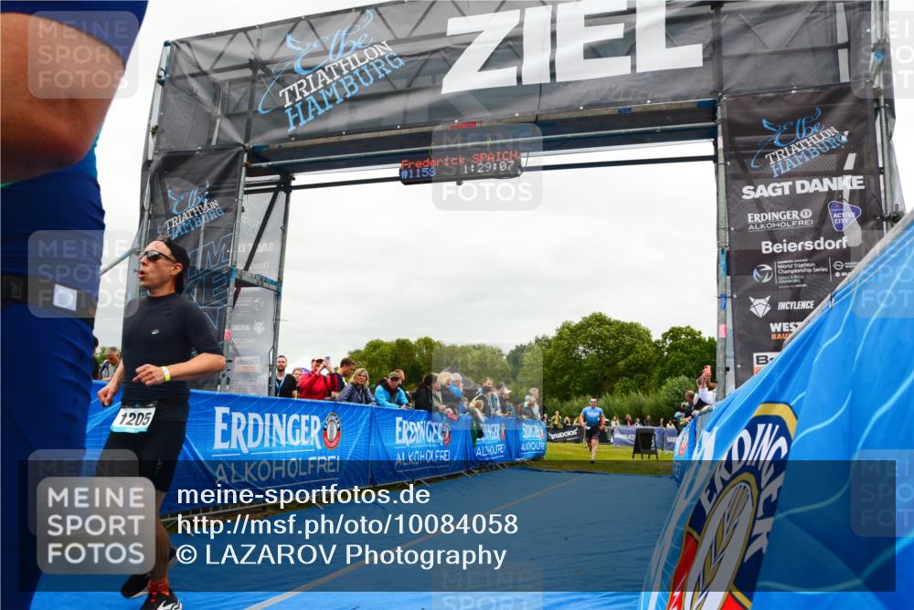 30.08.2026 - Elbe Triathlon Hamburg LAZAROV Photography http://msf.ph/oto/10084058 30.08.2026 11:39:24 Ziel 709, 926, 992, 1123, 1125, 1205 meine-sportfotos.de