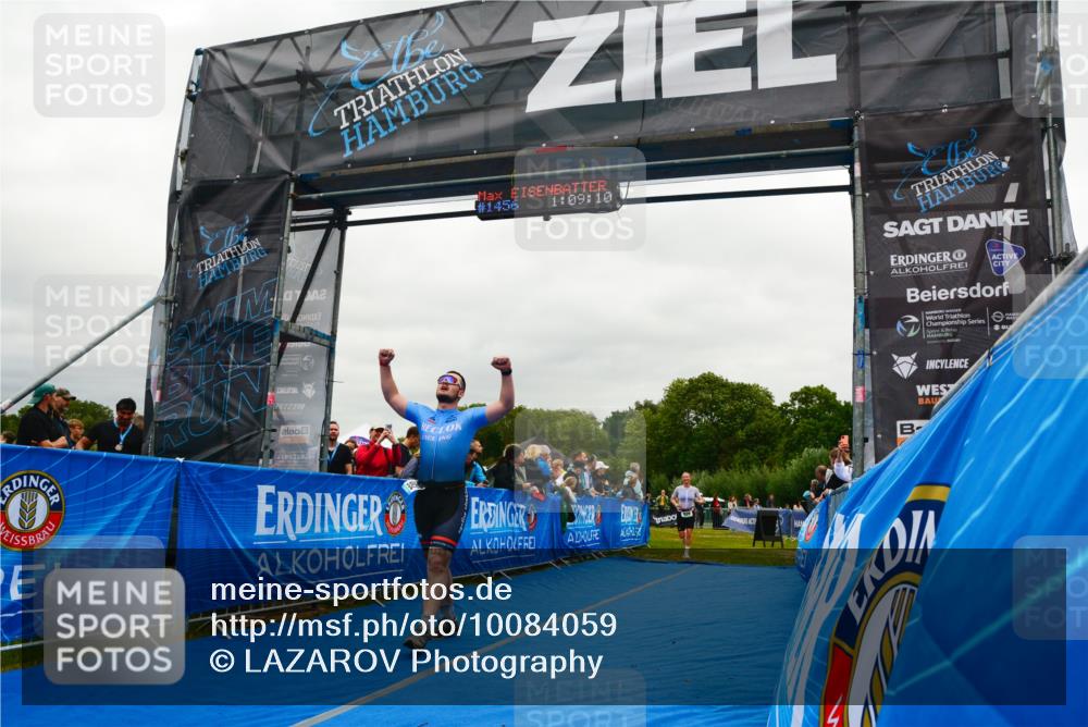 30.08.2026 - Elbe Triathlon Hamburg LAZAROV Photography http://msf.ph/oto/10084059 30.08.2026 11:39:29 Ziel 926, 992 meine-sportfotos.de