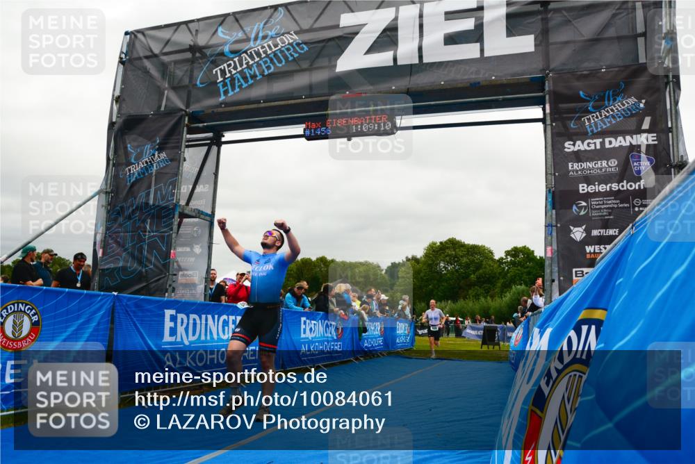 30.08.2026 - Elbe Triathlon Hamburg LAZAROV Photography http://msf.ph/oto/10084061 30.08.2026 11:39:29 Ziel 926, 992 meine-sportfotos.de