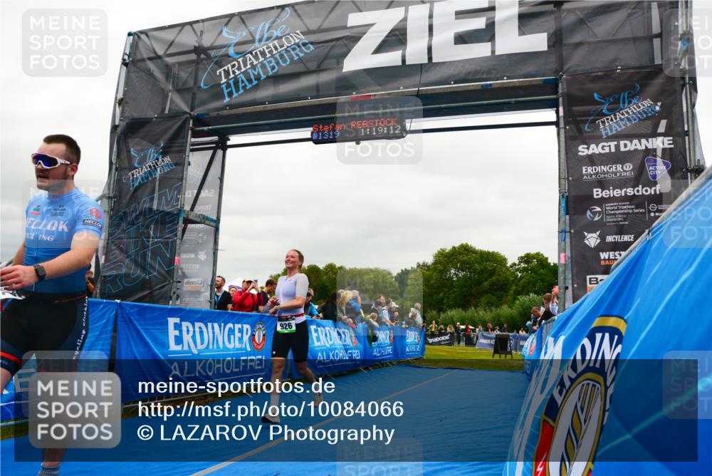 30.08.2026 - Elbe Triathlon Hamburg LAZAROV Photography http://msf.ph/oto/10084066 30.08.2026 11:39:32 Ziel 926, 979, 992 meine-sportfotos.de