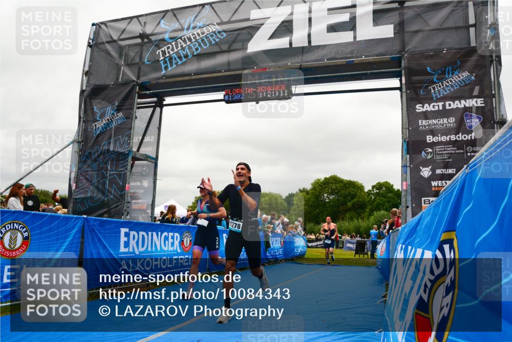 30.08.2026 - Elbe Triathlon Hamburg LAZAROV Photography http://msf.ph/oto/10084343 30.08.2026 11:41:24 Ziel 806, 1202, 1278 meine-sportfotos.de