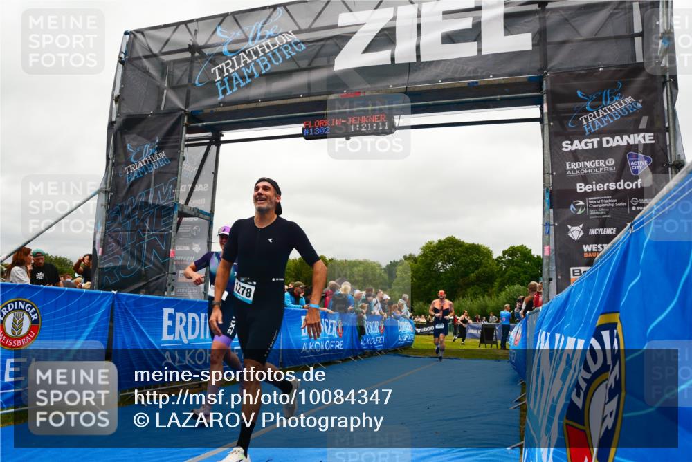 30.08.2026 - Elbe Triathlon Hamburg LAZAROV Photography http://msf.ph/oto/10084347 30.08.2026 11:41:24 Ziel 806, 1202, 1278 meine-sportfotos.de