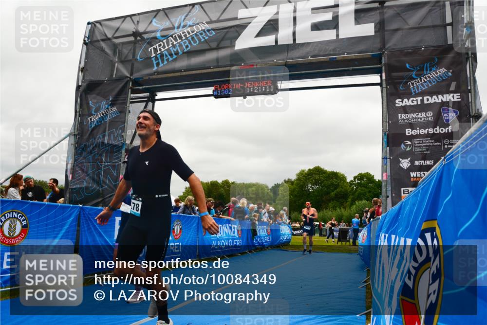 30.08.2026 - Elbe Triathlon Hamburg LAZAROV Photography http://msf.ph/oto/10084349 30.08.2026 11:41:24 Ziel 806, 1202, 1278 meine-sportfotos.de