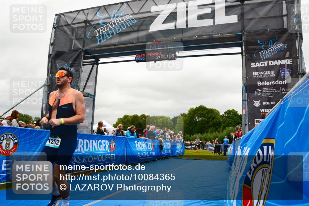 30.08.2026 - Elbe Triathlon Hamburg LAZAROV Photography http://msf.ph/oto/10084365 30.08.2026 11:41:28 Ziel 1202, 1209 meine-sportfotos.de