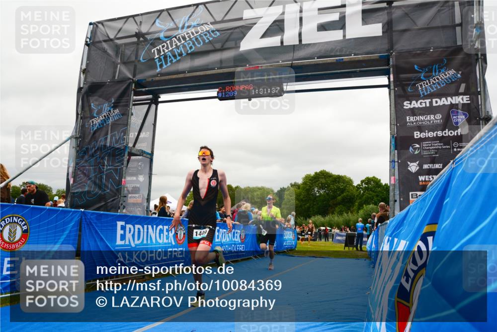 30.08.2026 - Elbe Triathlon Hamburg LAZAROV Photography http://msf.ph/oto/10084369 30.08.2026 11:41:45 Ziel 795, 1272, 1449 meine-sportfotos.de